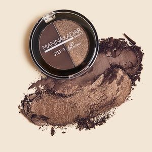 Mannakadar Eyeshadow Duo in Nemesis and Medusa